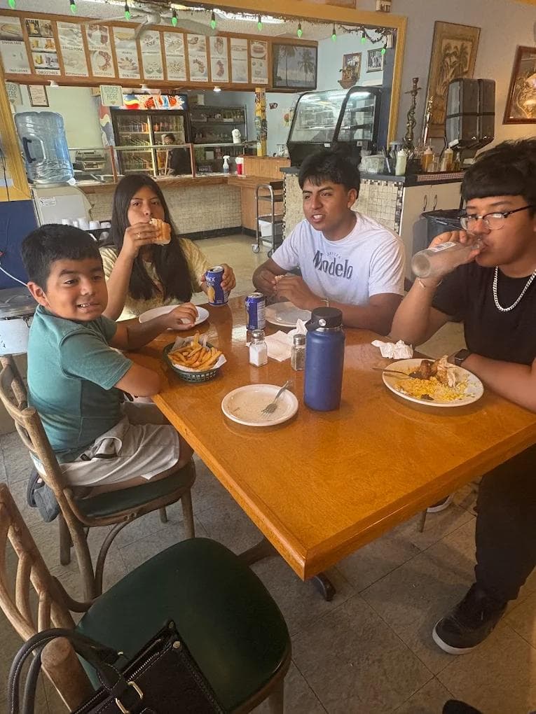 About La Isla Restaurante